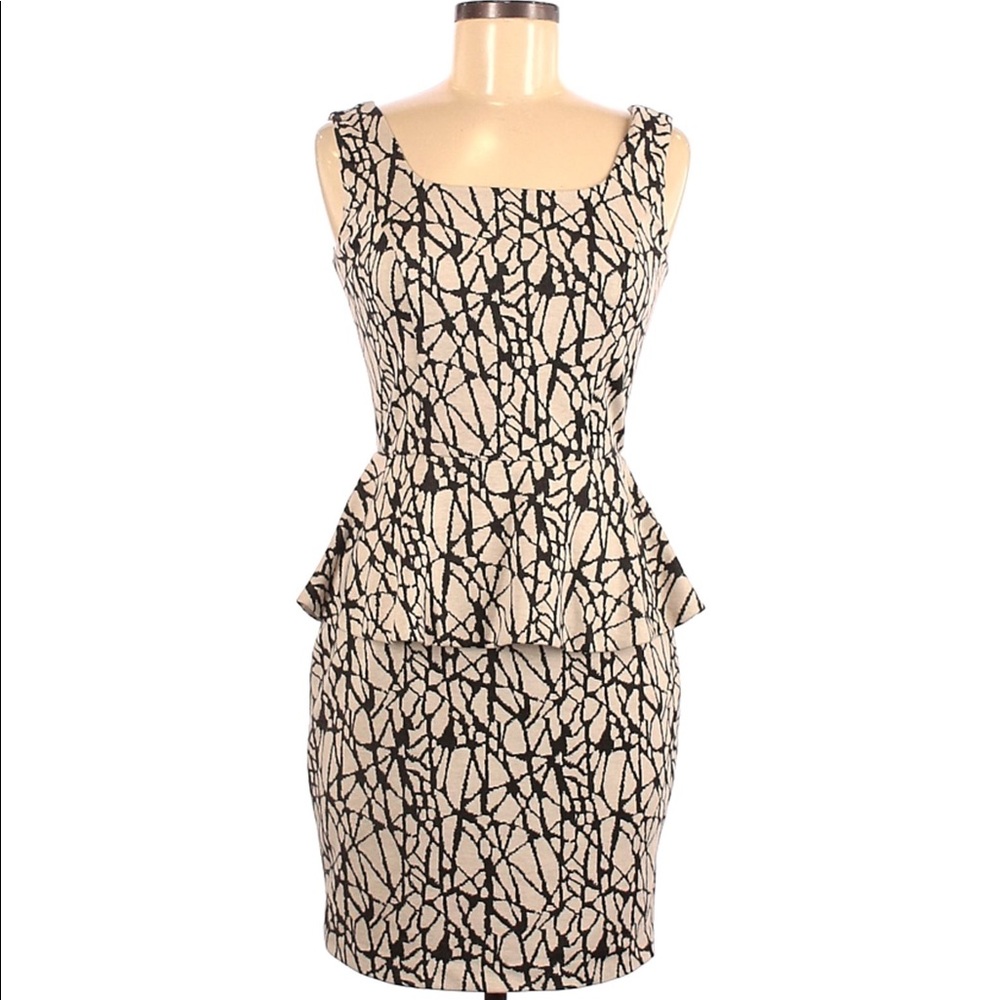 Profesional tiered Black and Tan dress short length